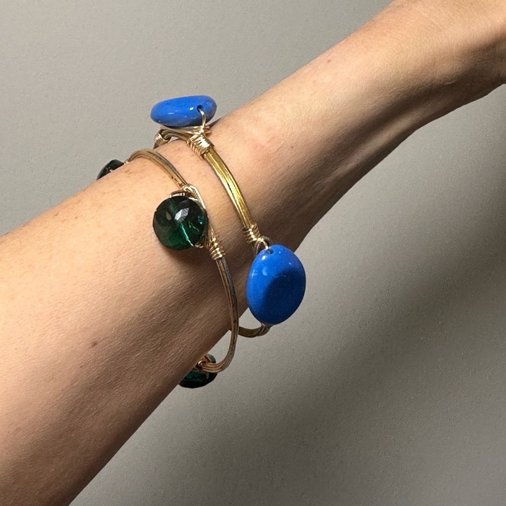 Bangle Bracelets Blue Green Stones Boutique Style Set of 2 Gold Tone‎ Wire